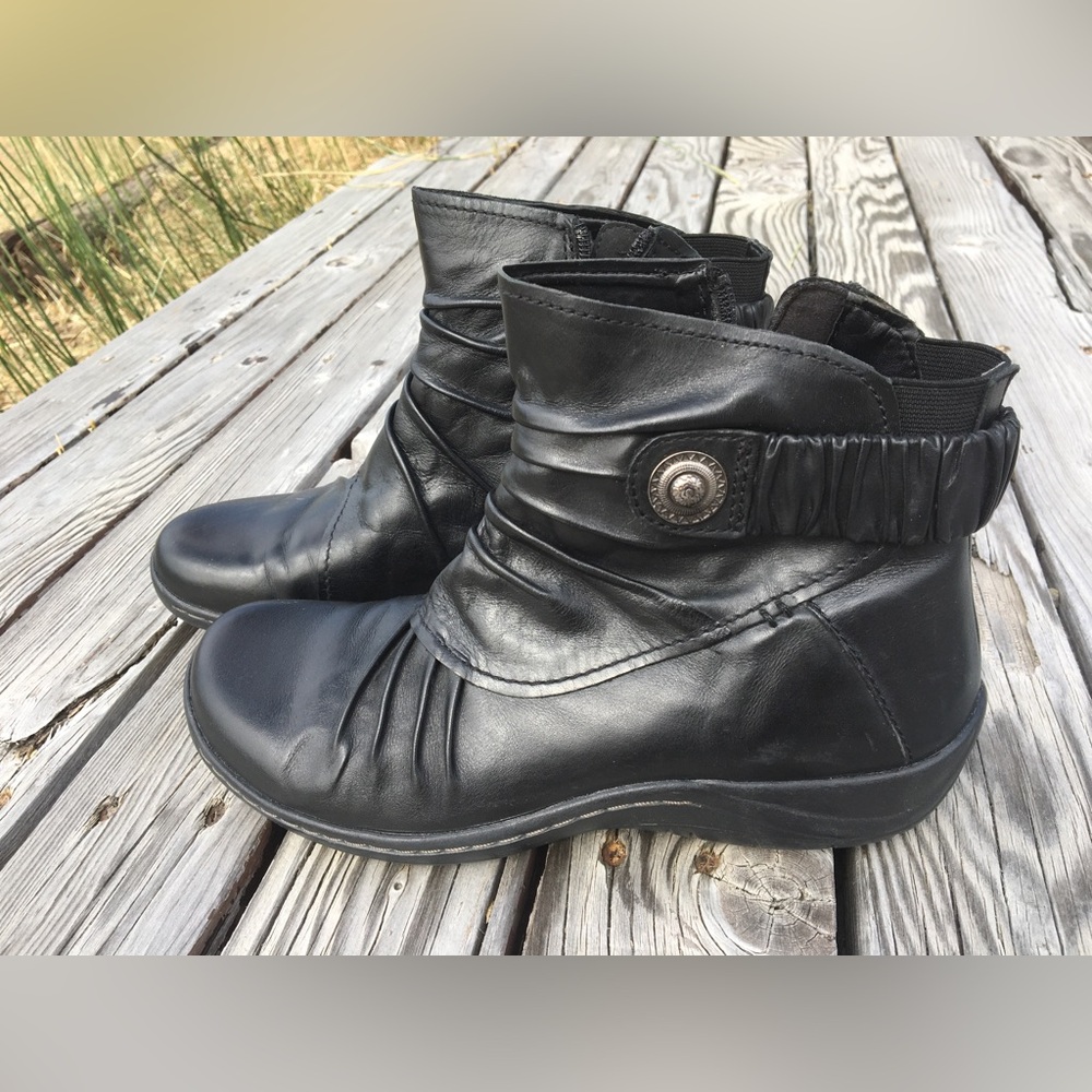 Earth Shoe Company Women's Thyme Wide Black Leather Ankle Boots size 7.5 D